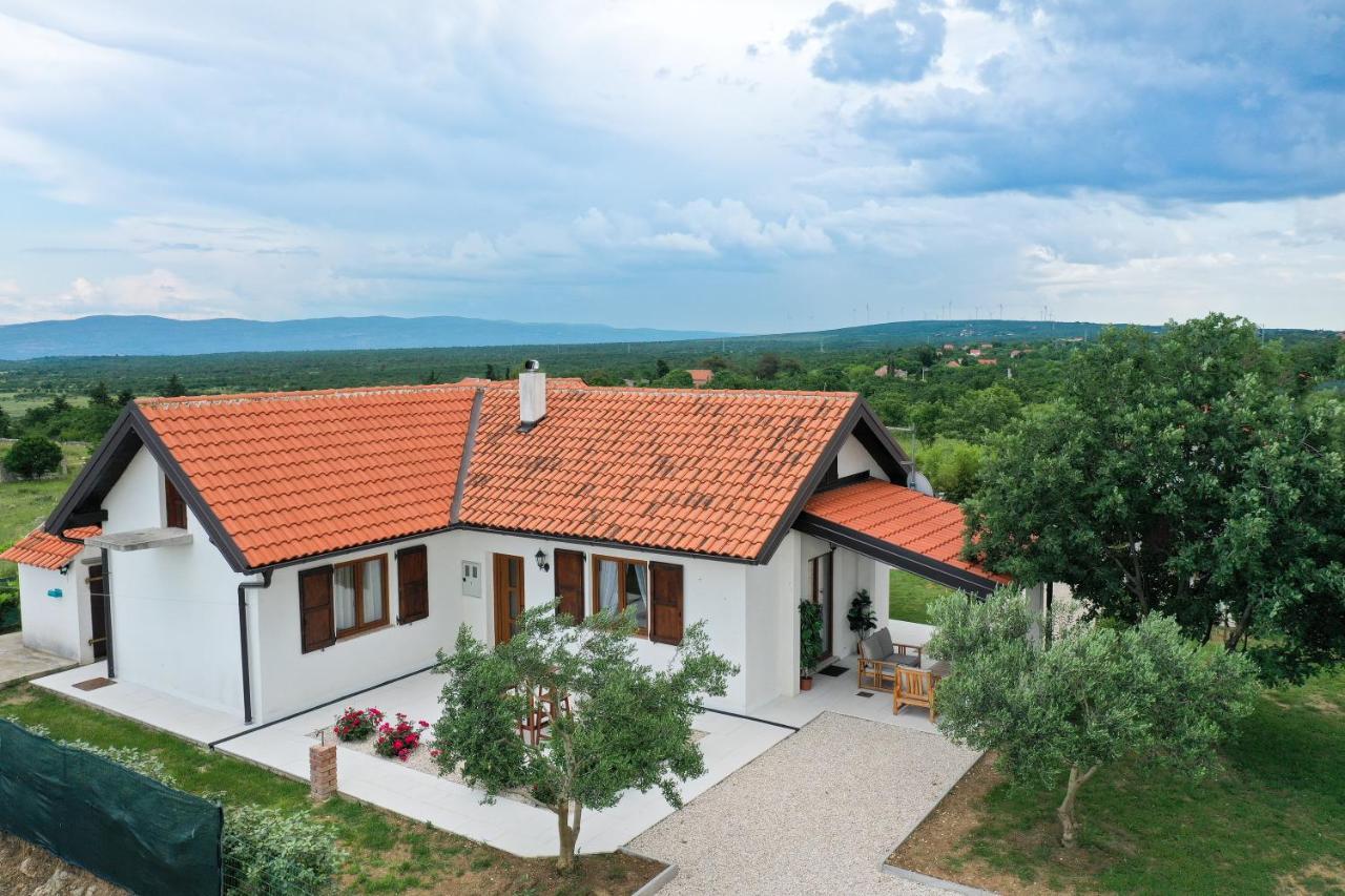 Villa Ena With Pool & Jacuzzi Donji Kasic Exterior photo
