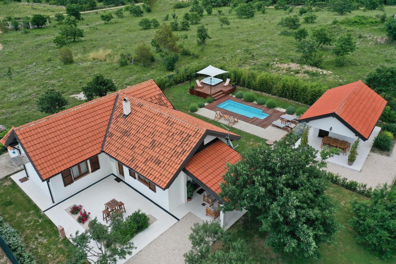 Villa Ena With Pool & Jacuzzi Donji Kasic Exterior photo