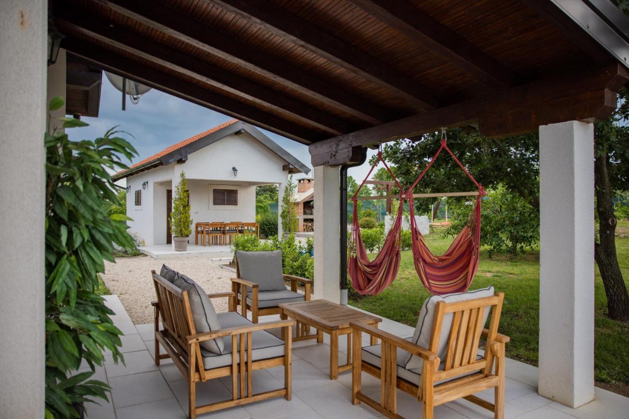 Villa Ena With Pool & Jacuzzi Donji Kasic Exterior photo